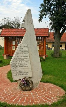 Spomenik Sˇtefanu Kuzmicˇu v Strukovcih